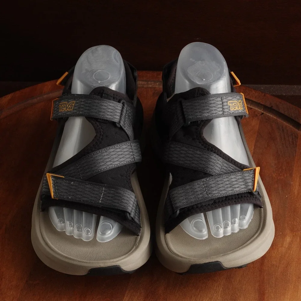 Teva Sandals Mens SZ 8 BLK Tan Aventrail R2T Outdoor Gorpcore Trail Running Shoe